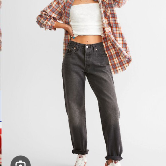 26x32 Levi's 501 '90s Women's Jeans - Picture 4 of 9